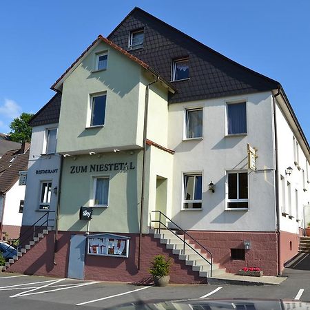Landhotel Zum Niestetal Exterior photo